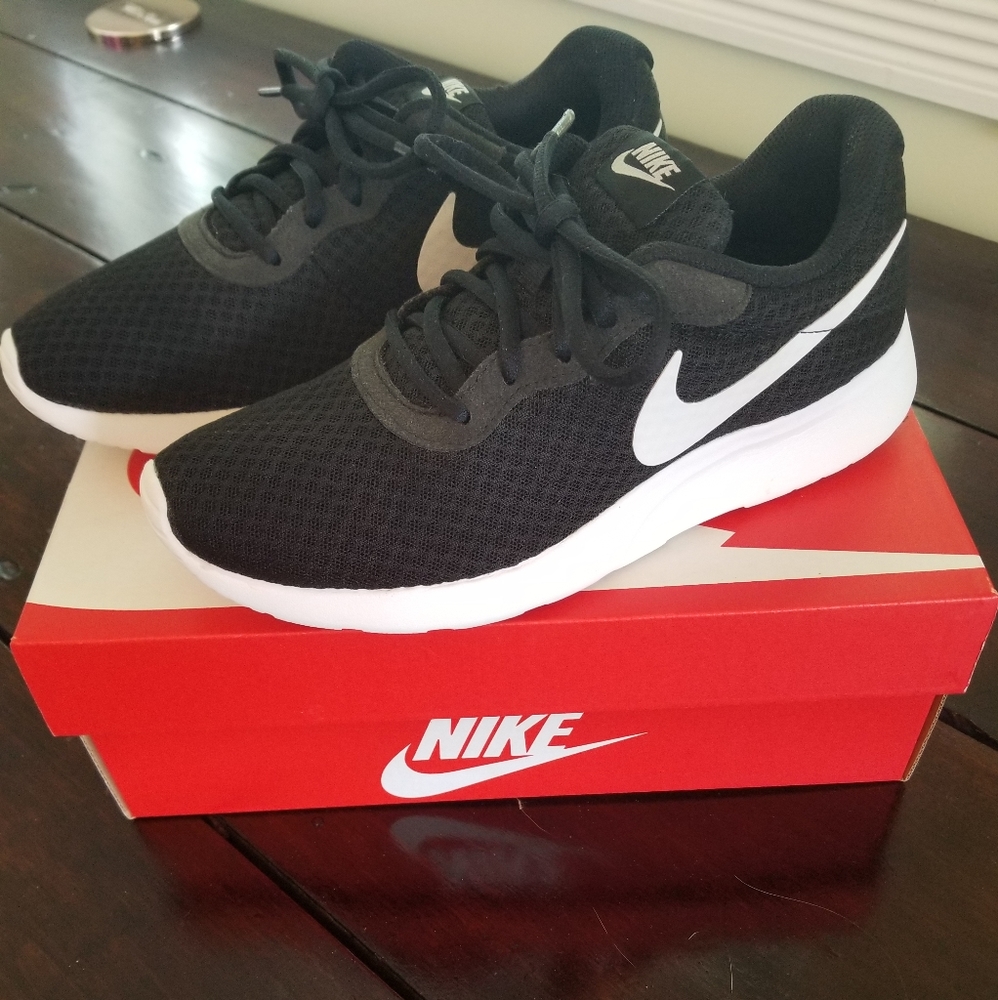 Nike size 7 like new